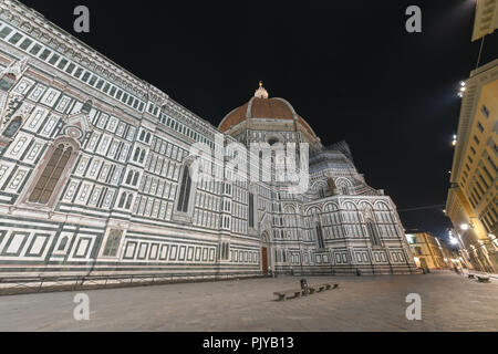 Duomo Santa Maria Del Fiore und Bargello in der Nacht in Florenz, Toskana, Italien Stockfoto