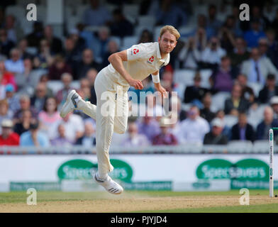 Kia Oval, London, UK. 9 Sep, 2018. Specsavers internationalen Test Match Cricket, 5. Test, Tag 3; Stuart Breite von England Credit: Aktion plus Sport/Alamy leben Nachrichten Stockfoto