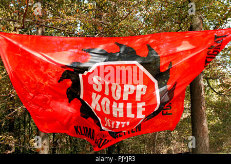 Morschenich, Deutschland. 09. September. 2018. Proteste von ökologischen Kreuzfahrer gegen RWE Kohle Bergbau an Hambacher Forst. Kerstin Brut/Alamy leben Nachrichten Stockfoto