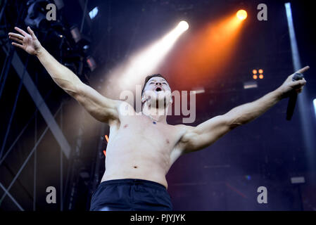 Berlin, Deutschland. 09 Sep, 2018. Dan Reynolds, Sänger der amerikanischen Rock Band Drachen vorstellen, auf der Bühne am Musikfestival Lollapalooza auf dem Gelände des Olympischen Park. Quelle: Britta Pedersen/dpa-Zentralbild/dpa/Alamy leben Nachrichten Stockfoto