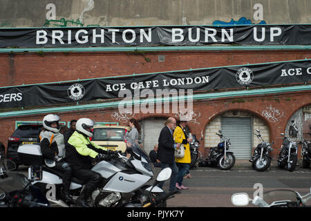 Brighton, UK. 9. September 2018 Die jährliche Ace Cafe Brighton Burn up, wo Biker im Ace Cafe in London Sammeln und Reisen nach Brighton. Andrew Steven Graham/Alamy leben Nachrichten Stockfoto