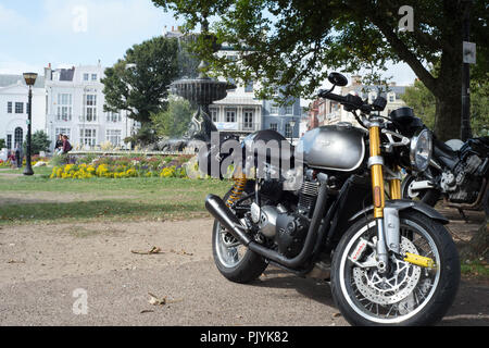 Brighton, UK. 9. September 2018 Die jährliche Ace Cafe Brighton Burn up, wo Biker im Ace Cafe in London Sammeln und Reisen nach Brighton. Andrew Steven Graham/Alamy leben Nachrichten Stockfoto