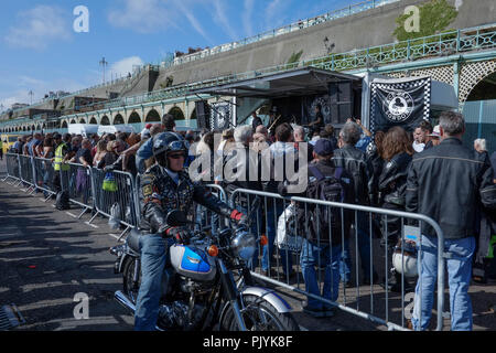 Brighton, UK. 9. September 2018 Die jährliche Ace Cafe Brighton Burn up, wo Biker im Ace Cafe in London Sammeln und Reisen nach Brighton. Andrew Steven Graham/Alamy leben Nachrichten Stockfoto
