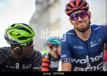 Regents Street, London, UK, 9. September 2018. Die Tour von Großbritannien, Stadium 8 der Londoner Bühne. Nic Dlamini, TEAM DIMENSION DATA und Patrick Bevin, BMC RACING TEAM © David Rebhuhn/Alamy leben Nachrichten Stockfoto