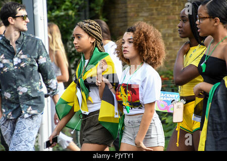 London, Großbritannien. 9. September 2018. Hunderte von beobachten die Prozession der jährlichen Hackney Karnevalsumzug 2018 Am 9. September 2018, London, UK Bild Capital/Alamy leben Nachrichten Stockfoto