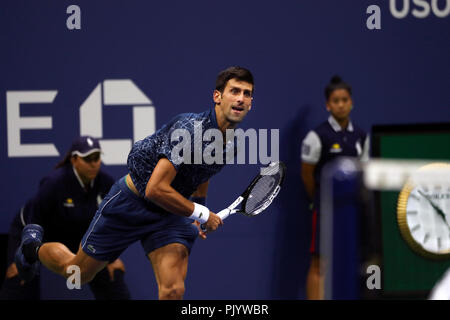 Flushing Meadows, New York, USA. September 9, 2018: US Open Tennis: Novak Djokovic aus Serbien zu Juan Martin Del Potro aus Argentinien in den US Open Men's final. Djokovic gewann das Match in den geraden Sätzen seine dritte US Open und 14 Grand Slam Titel insgesamt in Anspruch zu nehmen. Quelle: Adam Stoltman/Alamy leben Nachrichten Stockfoto