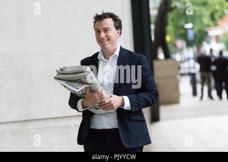 London, Großbritannien, 9. September 2018. Sam Coates, Stellvertretender politischer Herausgeber der Zeit kommt an BBC Studios in London auf der Andrew Marr Show zu erscheinen. Credit: Vickie Flores/Alamy leben Nachrichten Stockfoto