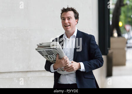 London, Großbritannien, 9. September 2018. Sam Coates, Stellvertretender politischer Herausgeber der Zeit kommt an BBC Studios in London auf der Andrew Marr Show zu erscheinen. Credit: Vickie Flores/Alamy leben Nachrichten Stockfoto