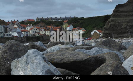 Whitby, Literature und Robin Hood's Bay, Ostküste, North Yorkshire Seestücke und Landschaften bei Sonnenaufgang. Stockfoto