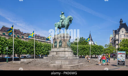 Stortoget Square, dem größten und ältesten Platz in Malmö mit dem Reiterstandbild von König Karl X Gustav von Schweden, Malmö, Scania, Schweden Stockfoto