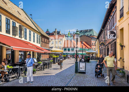 Alte Fachwerkhäuser an Larochegatan, Lila Torg, kleinen Platz in der historischen Altstadt von Malmö, Scania, Schweden Stockfoto