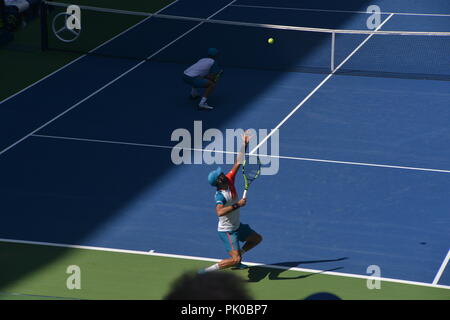 Ashleigh Barty und CoCo Vandeweghe spielen die Doppel Tennis der Frauen bei den US Open 2018. Stockfoto