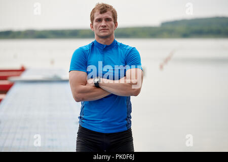 Sportler stehen im Freien Stockfoto