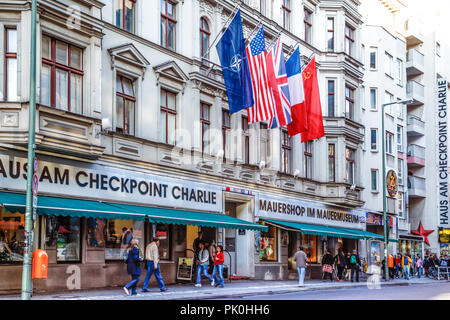 Das Mauermuseum am Checkpoint Charlie in Berlin, Deutschland Stockfoto