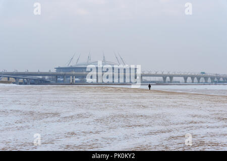 Ansicht des Stadions Zenith Arena. Park der 300-Jahr-Feier von St. Petersburg im Winter in Sankt Petersburg, Russland Stockfoto