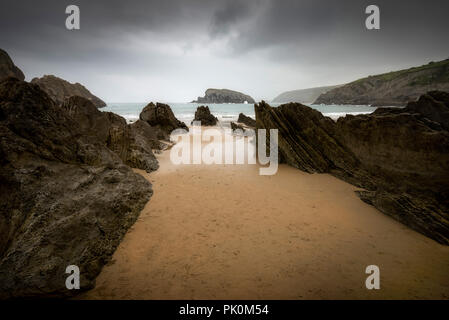 Playa la Arnía (Liencres, Kantabrien, Spanien) Stockfoto