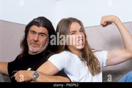 Nils Koppruch mit seinem Vater Abi Ofarim am 20.07.1999 in München, München. | Verwendung weltweit Stockfoto