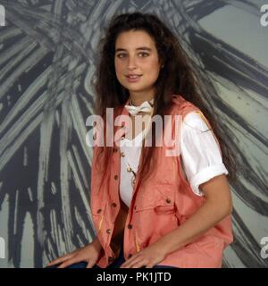 Isabell Varell, deutsche Sängerin und plant, in München, Deutschland 1983. Deutsche Sängerin und Schauspielerin Isabel Varell zu München, Deutschland 1983 | Verwendung weltweit Stockfoto