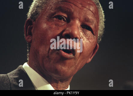 Nelson Mandela, erhält die Freiheit der Stadt, in Glasgow, Schottland, im Oktober 1993. Rex 220879 JSU. Stockfoto