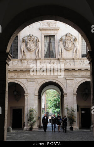 Italien, Latium, Rom, Centro Storico, Palazzo Spada Innenhof. Stockfoto