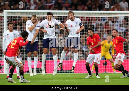 ISCO FREE KICK ENGLAND V SPANIEN ENGLAND V SPAIN, UEFA NATIONEN LIGA A, Gruppe 4 Wembley Stadion, LONDON, ENGLAND, 08. September 2018 GBC 11692 streng redaktionelle Verwendung. Wenn der Spieler/Spieler in diesem Bild dargestellt ist/Spielen für einen englischen Club oder das England National Team. Dann ist dieses Bild darf nur für redaktionelle Zwecke verwendet werden. Keine kommerzielle Nutzung. Folgende Verwendungen sind auch dann eingeschränkt, wenn in einem redaktionellen Kontext: Verwendung in Verbindung mit oder als Teil eines nicht autorisierten Audio-, Video-, Daten-, Spielpläne, Verein/liga Logos, Wetten, Spiele oder eine "Live"-Diensten. Auch Stockfoto