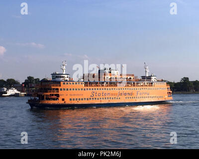 New York, USA. 03 Juli, 2017. 03.07.2017, USA, New York: Fähre im Hafen von Staten Island. (Dpa: "Fünfte und Vergessen": Die Wende für New York Staten Island' vom 11.09.2018) Credit: Christina Horsten/dpa/Alamy leben Nachrichten Stockfoto