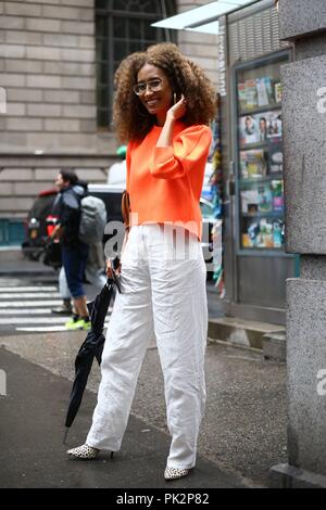 Elaine Welteroth posiert auf der Straße außerhalb des Tibi show während der New York Fashion Week - September 9, 2018 - Foto: Start- und Landebahn Manhattan*** Nur für redaktionelle Verwendung?*** | Verwendung weltweit Stockfoto