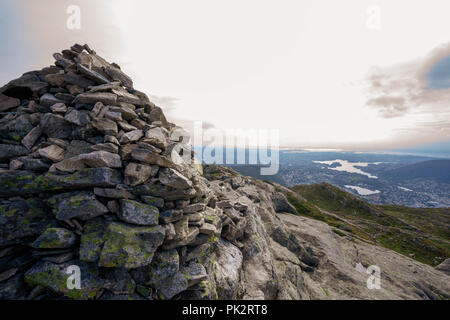 Stein Abbildung auf dem Berg Ulriken in Bergen, Norwegen Stockfoto