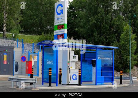 Verflüssigtes Erdgas, verflüssigtes Erdgas und Biogas Spender für gasbetriebene Fahrzeuge an Gasum Tankstelle in Salo, Finnland - 13. Juli 2018. Stockfoto