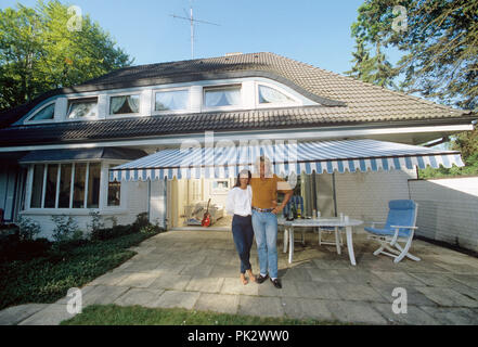 Dieter Bohlen und Erika Sauerland am 22.05.1989 in Hamburg. | Verwendung weltweit Stockfoto