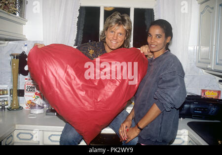 Dieter Bohlen und Nadja Abd El Farrag am 30.10.1991 in Quickborn. | Verwendung weltweit Stockfoto