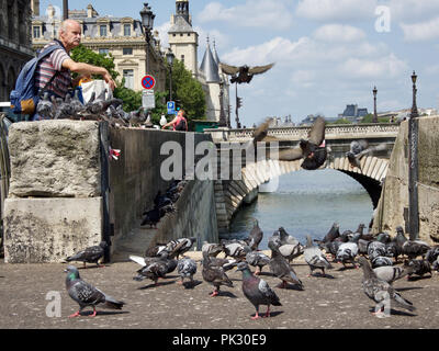 Taube Mann - der Seine Paris Stockfoto