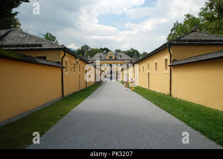 Blick auf Schloss Hellbrunn bei Salzburg Stockfoto