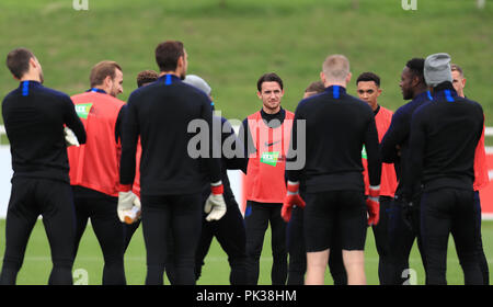 Der englische Ben Chilwell (Mitte) mit Teamkollegen während der Trainingseinheit im St. Georges' Park, Burton. DRÜCKEN SIE VERBANDSFOTO. Bilddatum: Montag, 10. September 2018. Siehe PA Story SOCCER England. Bildnachweis sollte lauten: Mike Egerton/PA Wire. Stockfoto