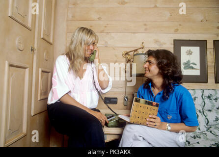 (L-R): Nora Balling, Thomas Anders am 02.08.1985 in Sonthofen. | Verwendung weltweit Stockfoto