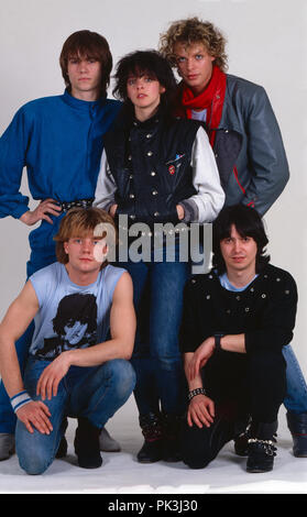 Nena, deutsche Popmusikerin, mit ihrer Band, Deutschland 1983. Deutsche Pop Sängerin Nena mit ihrer Band, Deutschland 1983. | Verwendung weltweit Stockfoto