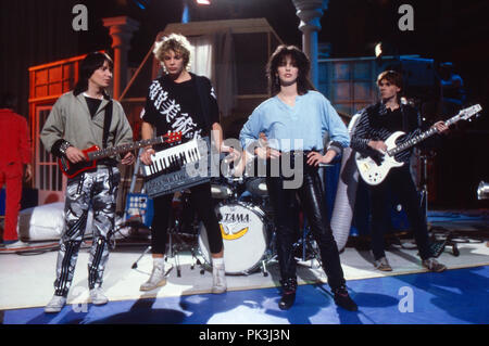 Nena, deutsche Popmusikerin, mit ihrer Band, Deutschland 1983. Deutsche Pop Sängerin Nena mit ihrer Band, Deutschland 1983. | Verwendung weltweit Stockfoto