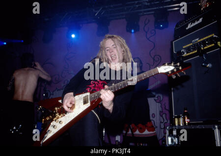 'Ihm', Musikgruppe aus Finnland, bei einem Konzert in Helsinki, Finnland 2000. Finnische Musik Band 'ihm' in Helsinki, Finnland 2000. | Verwendung weltweit Stockfoto