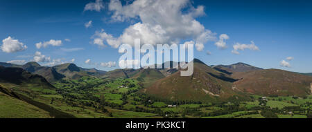 Blick über die Newlands Valley wie vom Gipfel des Catbells fiel, englischen Lake District. Stockfoto