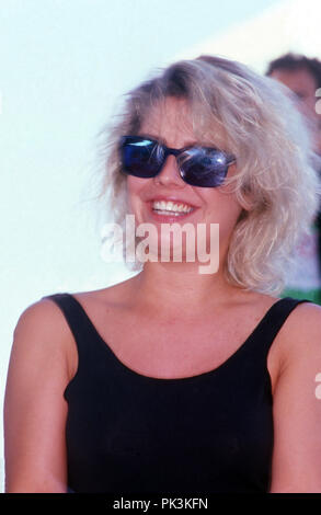 Kim Wilde, britische Popsängerin, bei einem Auftritt in Cesme, Türkei 1987. Britische Sängerin Kim Wilde in Cesme, Türkei 1987. | Verwendung weltweit Stockfoto