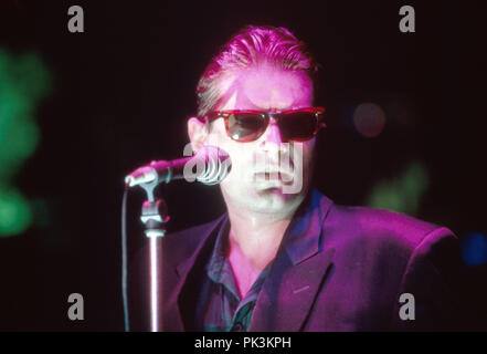 Falco, österreichischer Popsänger bei einem Auftritt, Deutschland 1986. Österreichische Popsänger Falco live auf der Bühne, Deutschland 1986. | Verwendung weltweit Stockfoto