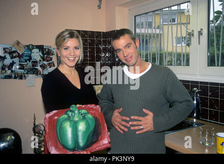 (L-R): Aleksandra Bechtel, Benjamin Boyce am 14.10.1999 in Köln/Köln. | Verwendung weltweit Stockfoto