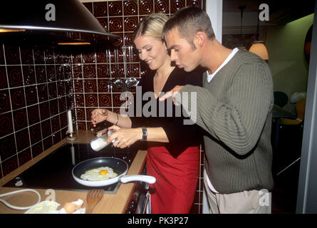 (L-R): Aleksandra Bechtel, Benjamin Boyce am 14.10.1999 in Köln/Köln. | Verwendung weltweit Stockfoto
