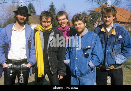 Clowns & Helden (mit Sänger Carsten Pape) am 11.03.1987. | Verwendung weltweit Stockfoto