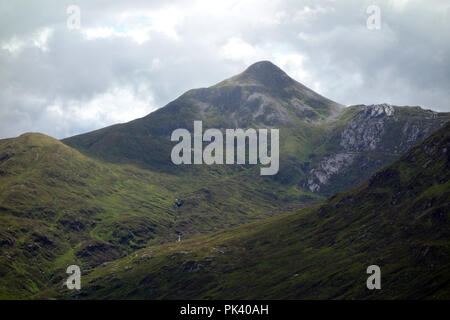 Die Schottischen Berge Munro verbieten und Stob Coire Claurigh aus dem Corbett Sgurr Innse in Glen Spean, Scottish Highlands, Schottland, Großbritannien. Stockfoto