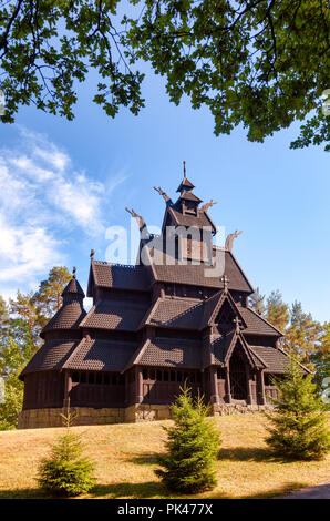 Holz- Gol Stabkirche (Gol Stavkyrkje) in den Norwegischen Museum für Kulturgeschichte an der Halbinsel Bygdoy in Oslo, Norwegen, Skandinavien rekonstruiert Stockfoto