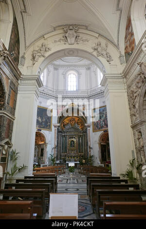 Rom, Italien, 24. AUGUST 2018: barocke Innenausstattung von Santa Maria della Pace, das Hauptschiff Stockfoto