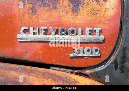 CONCORD, NC (USA) - September 7, 2018: Nahaufnahme von einem 1949 Chevy auf Anzeige an der Pennzoil AutoFair Classic Car Show in Charlotte Motor Speedway. Stockfoto