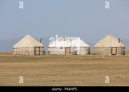 Traditionelle Jurtencamp an Song Kul See in Kirgisistan Stockfoto