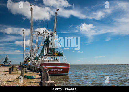 Shrimpboat am Hafen in Palacios, Golfküste, Texas, USA Stockfoto